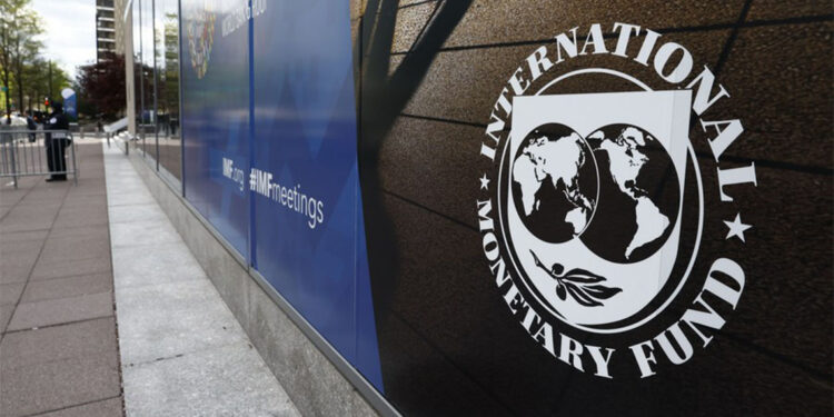 IMF Pakistan'a 1,4 milyar dolarlık kredi veriyor