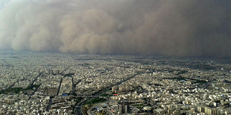 İran'da kum fırtınası