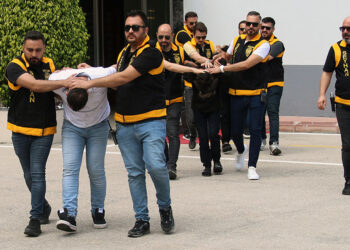 İş insanına sevgili tuzağı; dövülüp, parası gasbedildi