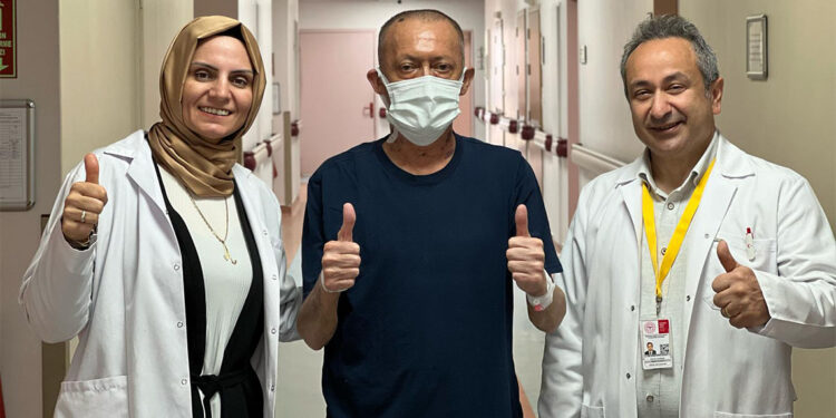 İleri derece KOAH hastası, yeni akciğerlerine kavuştu