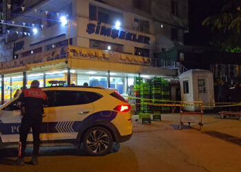 Ataşehir'de dairede doğalgaz parlaması; panikleyip 7'nci kattan atladı
