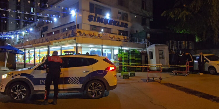 Ataşehir'de dairede doğalgaz parlaması; panikleyip 7'nci kattan atladı