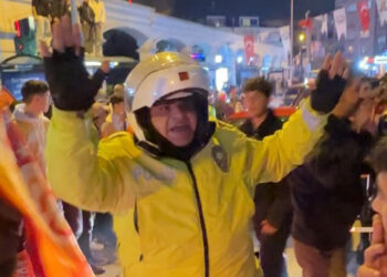 Avcılar'da taraftarlar kavga etti