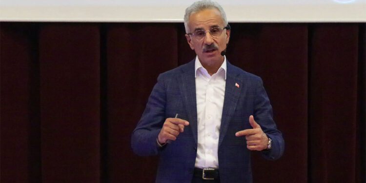 Biz yapay zekânın her şeyine asla güvenmeyeceğiz