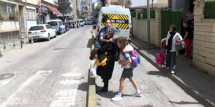 Bakırköy'de ilkokulda yangın