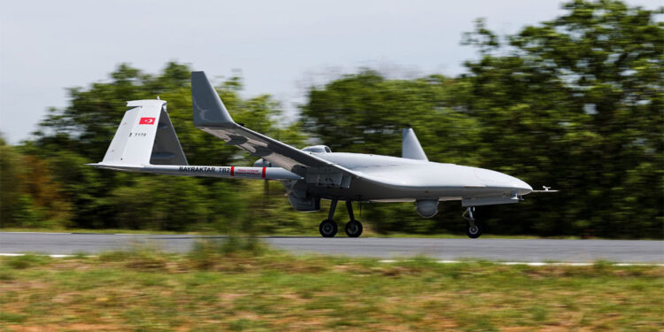 Bayraktar TB2T-AI SİHA kendi irtifa rekorunu kırdı