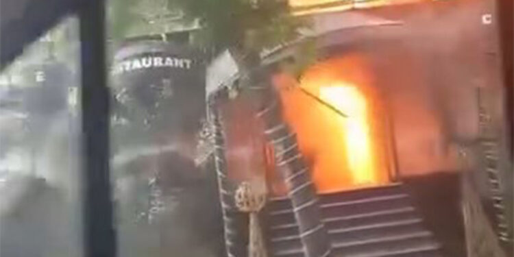Esenyurt'ta restoranda yangın