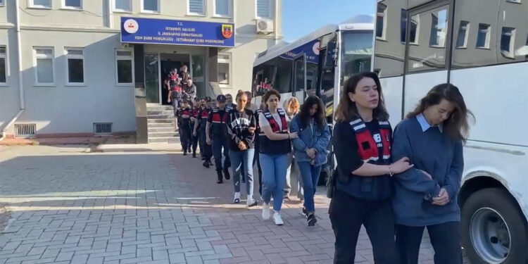 İBB operasyonunda gözaltına alınanlar adliyeye sevk edildi 