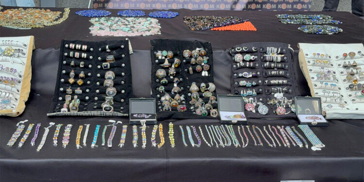 İstanbul'da pırlanta kaçakçılarına operasyon