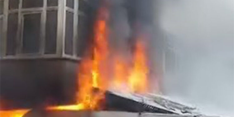 Şişli'de restoranın mutfak kısmında yangın çıktı