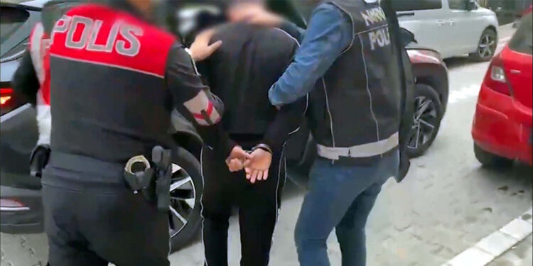 'Narkokapan-İstanbul 2' operasyonunda 272 torbacı gözaltına alındı