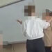 Öğretmenin tahtaya kaldırdığı öğrencisine fiziksel ve sözlü şiddet