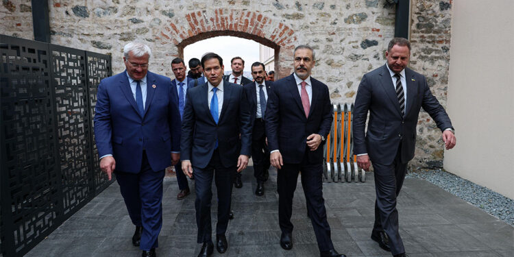 Dolmabahçe Ofisi'ndeki toplantı sona erdi