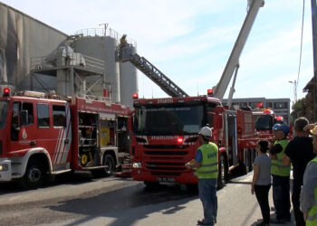 Tuzla'da taş öğütme fabrikasında yangın