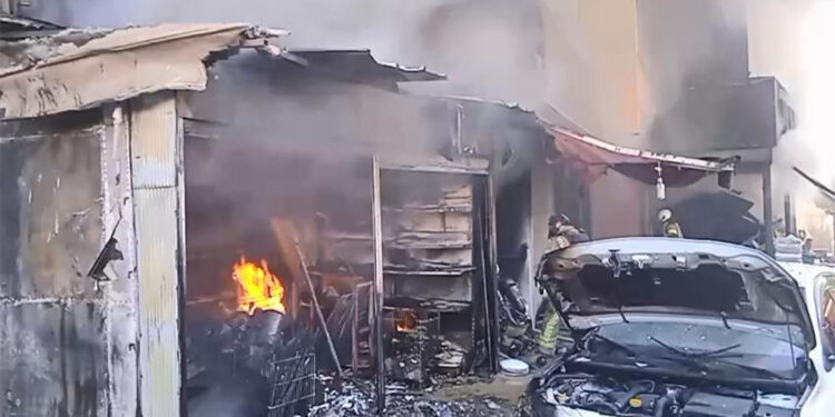 Ümraniye'de hediyelik eşya dükkanında yangın