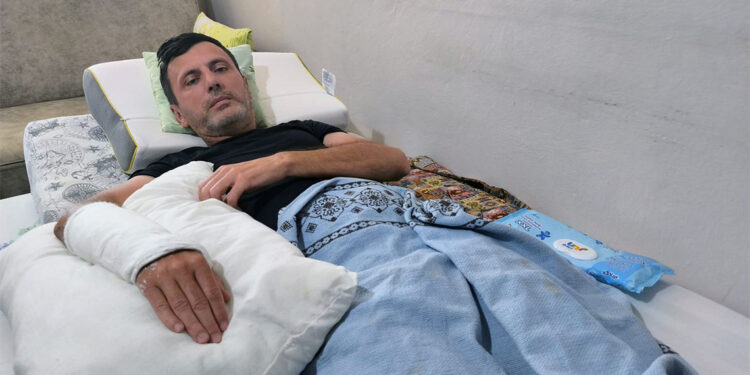 Eğitim alanına izinsiz giren kişi kalçasını ve kolunu kırdı