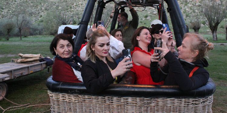 Ihlara Vadisi'nde balonlar, Anneler Günü için havalandı