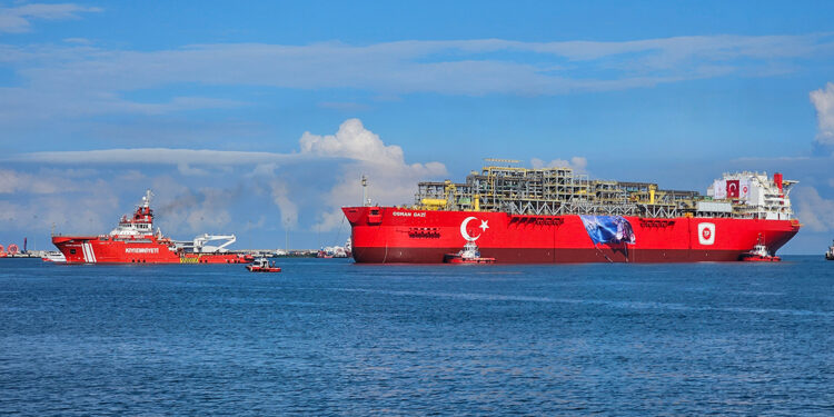 İlk yüzer doğal gaz üretim platformu 'Osman Gazi' Filyos'a ulaştı