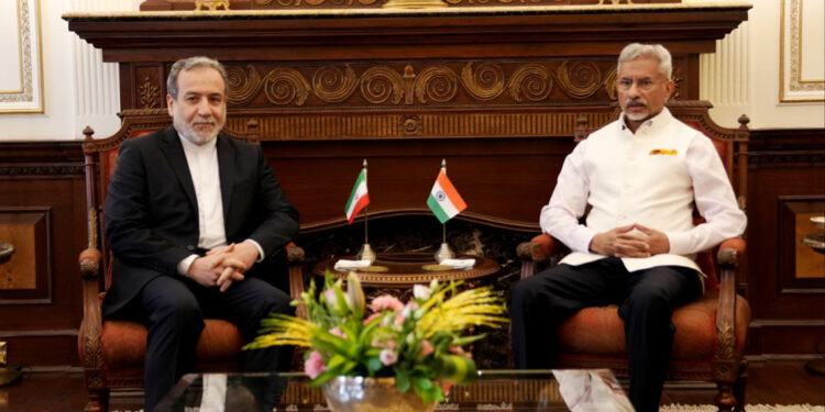 İran ile Hindistan dışişleri bakanları bir araya geldi