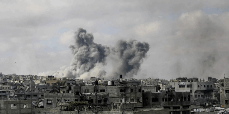 İsrail’den Suriye'ye arka arkaya hava saldırıları