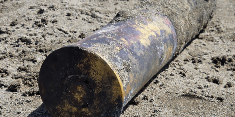 İznik Gölü'nde 3 gün arayla ikinci top mermisi bulundu