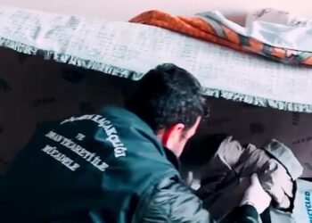 Kaçak göçmenlere sahte belge düzenleyen şüphelilere operasyon