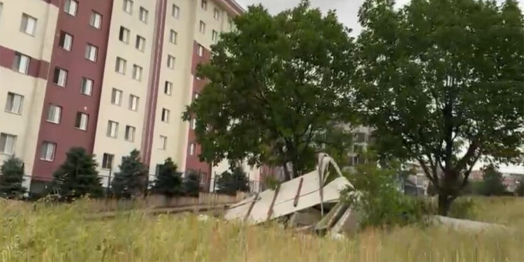 Karabük'te sağanak ve şiddetli rüzgar etkili oldu