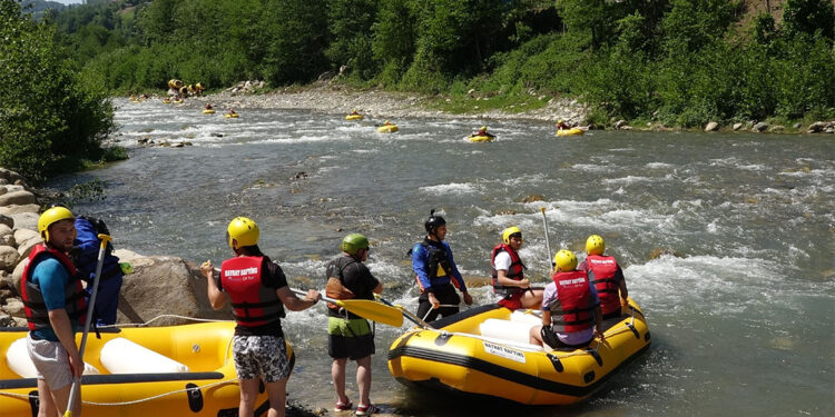 Taflancık derelerine oluşturulan rafting parkuru yaz sezonuna hazır