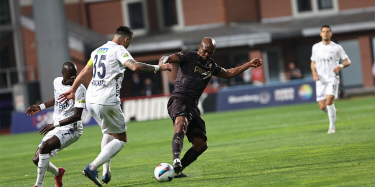 Kaybedilen iki puan için üzgünüz