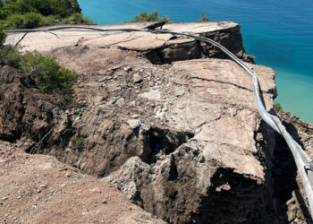 Kastamonu'da heyelan; Cide-İnebolu yolu ulaşıma kapandı