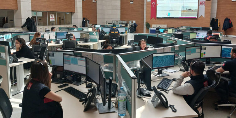 112 Acil Çağrı Merkezi'ne gelen çağrıların yüzde 40'ı asılsız çıktı
