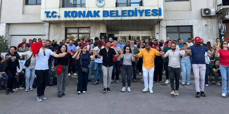 Konak Belediyesi'nde grev bitti: En düşük maaş 58 bin TL!