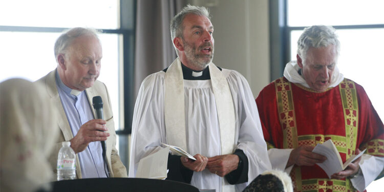 Hristiyan din adamları İznik Konsili'nin 1700'ncü yıl dönümünde bir araya geldi
