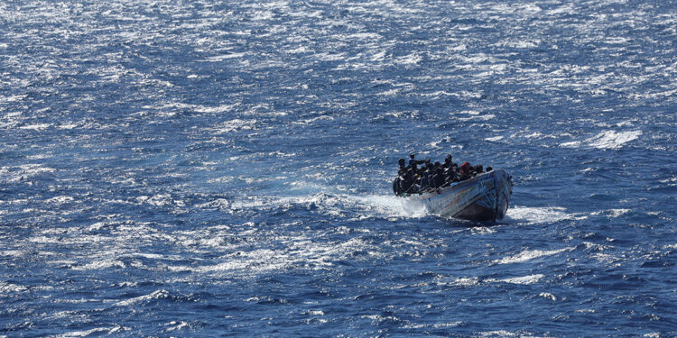 Kanarya Adaları'nda mülteci teknesi alabora oldu: 6 ölü