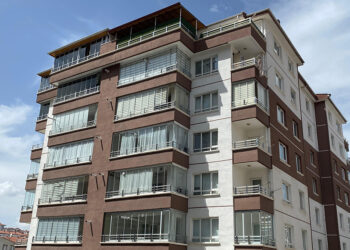 Kanser hastası, eşini tabancayla öldürüp intihar etti