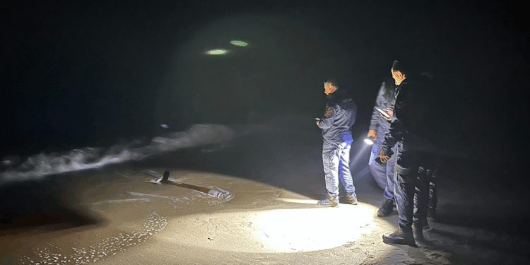 Karasu Sahili'nde roket taşıma motoru bulundu