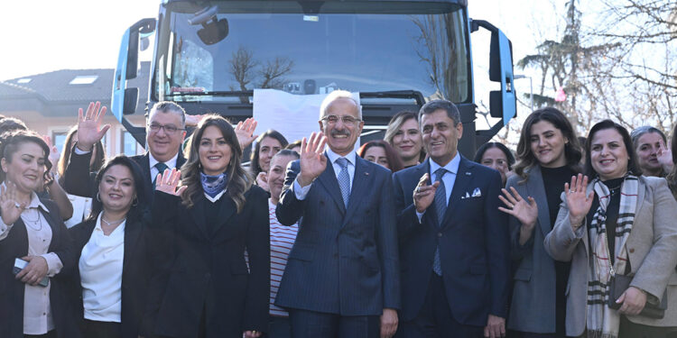 Karayolu Taşıma Yönetmeliği'nde kadın şoför desteği