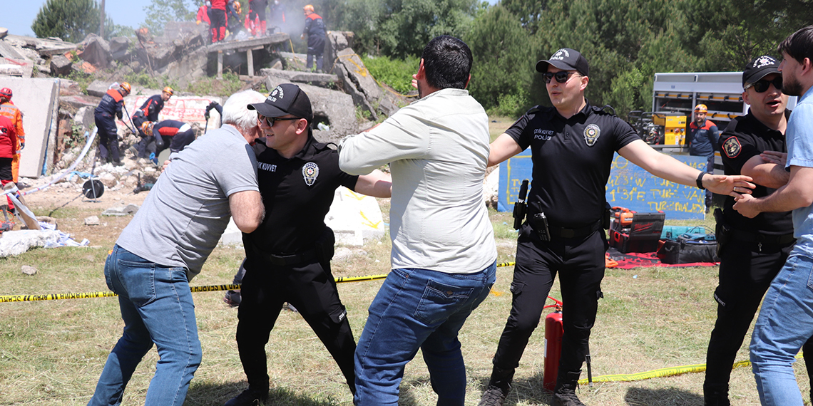 Kocaeli'de deprem tatbikatı; 2 bin 500 personel katıldı