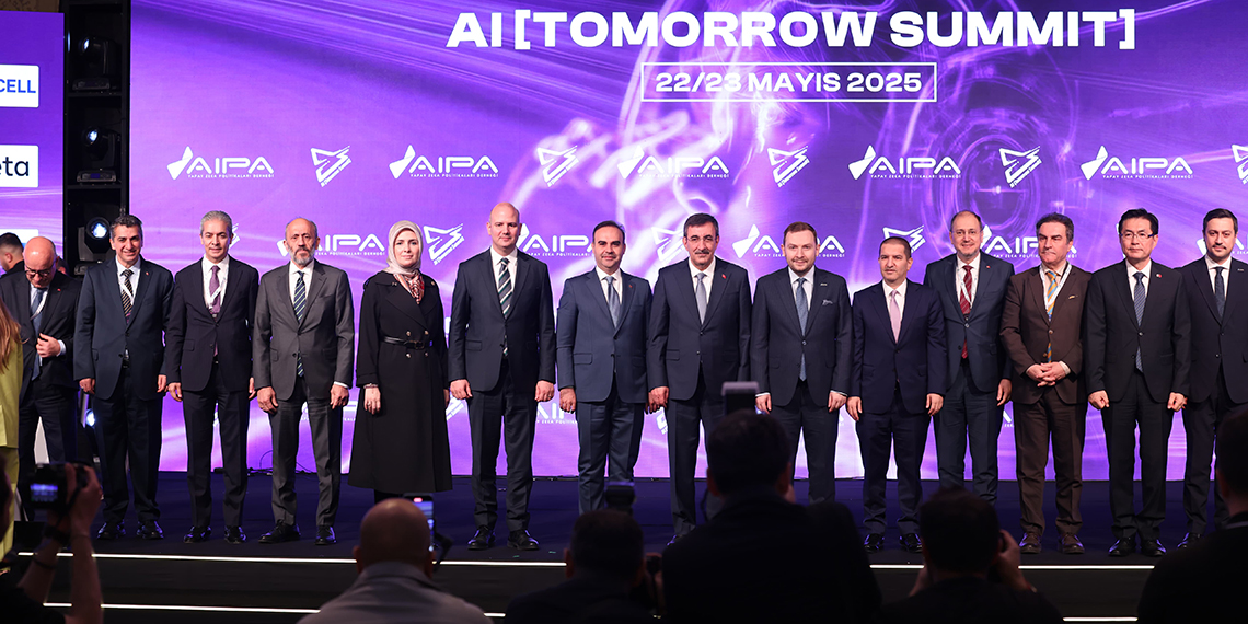 Küresel yapay zeka yarışında öncü bir ülke olmayı hedefliyoruz