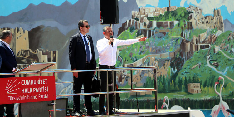 Kürt meselesini inkar edenlerden hiç olmadık