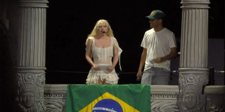 Lady Gaga'nın verdiği ücretsiz konsere 2 milyon kişi katıldı