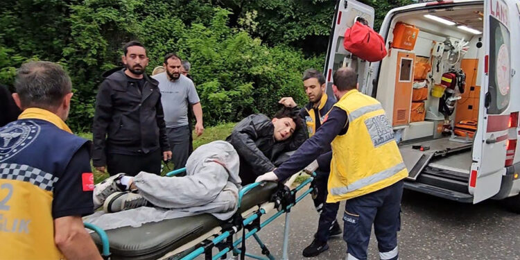 Motosikletiyle seyir halindeyken tabancayla vuruldu