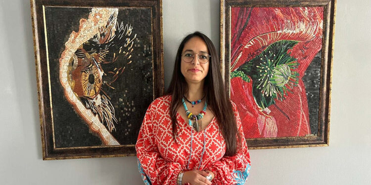 Menel Hüzmeli'den 'Taşlardan Düşlere' isimli sergi