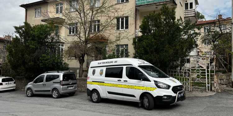 Miras tartışmasında babasını bıçaklayıp öldürdü