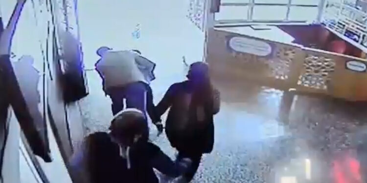 Nefes borusuna yemek parçası kaçan Ertuğrul'u öğretmeni kurtardı