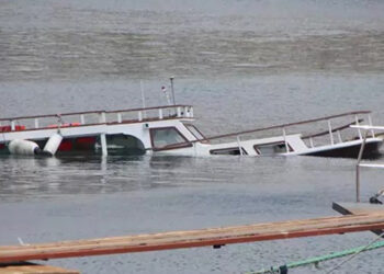 Nijerya'da yolcu teknesi battı: 37 ölü