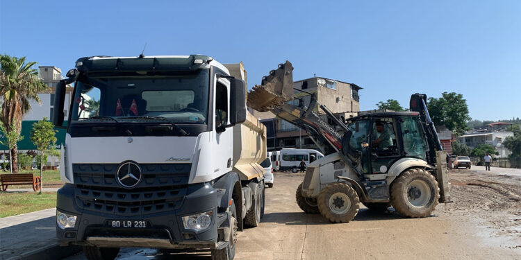 Osmaniye'de yaşanan selin ardından temizlik çalışmaları başladı