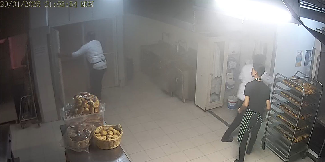 Otel faciasında yangının çıkış anı kamerada