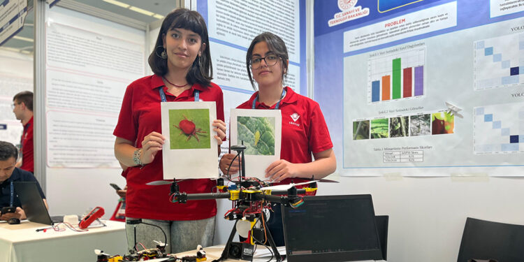 Öğrencilerden tarım zararlılarını tespit eden hava aracı 