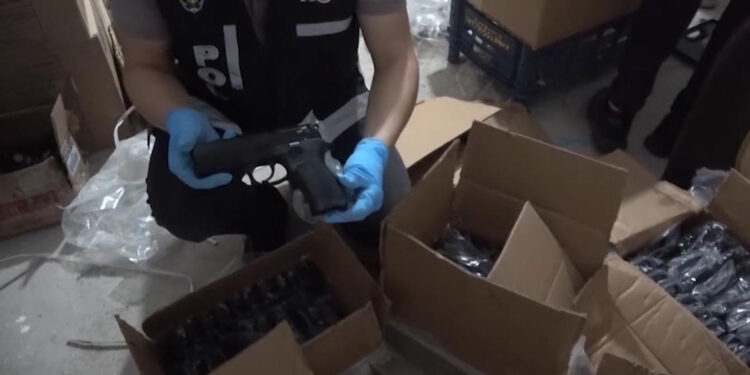 Oyuncakçı, ‘kaçak silah üretim atölyesi’ çıktı